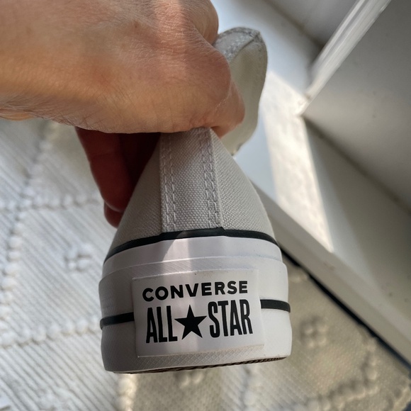 Brand new Converse platform hightops - Picture 6 of 9